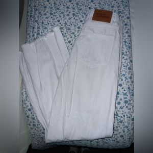 Princess Polly white ripped jeans size US 2